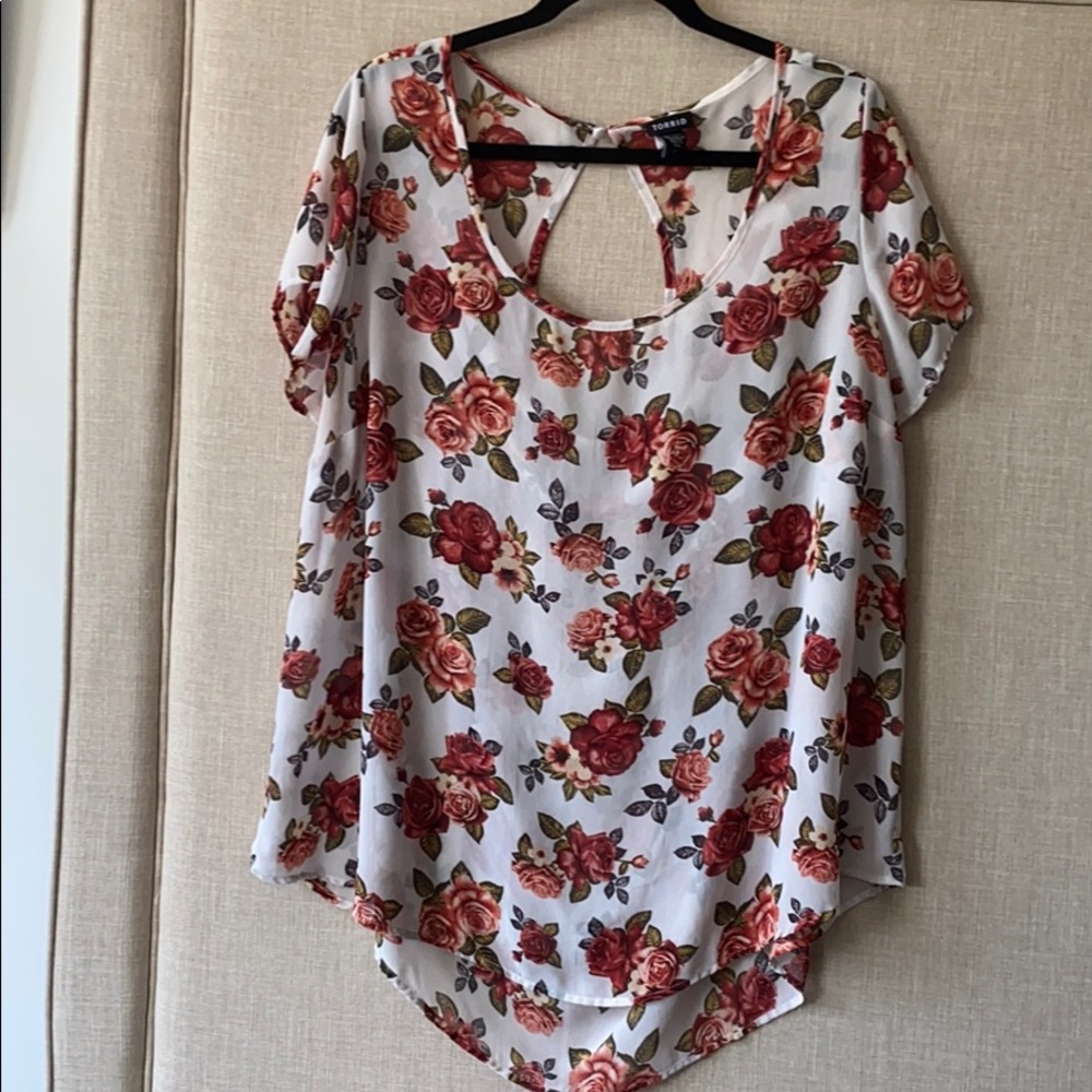 Gorgeous keyhole back blouse!